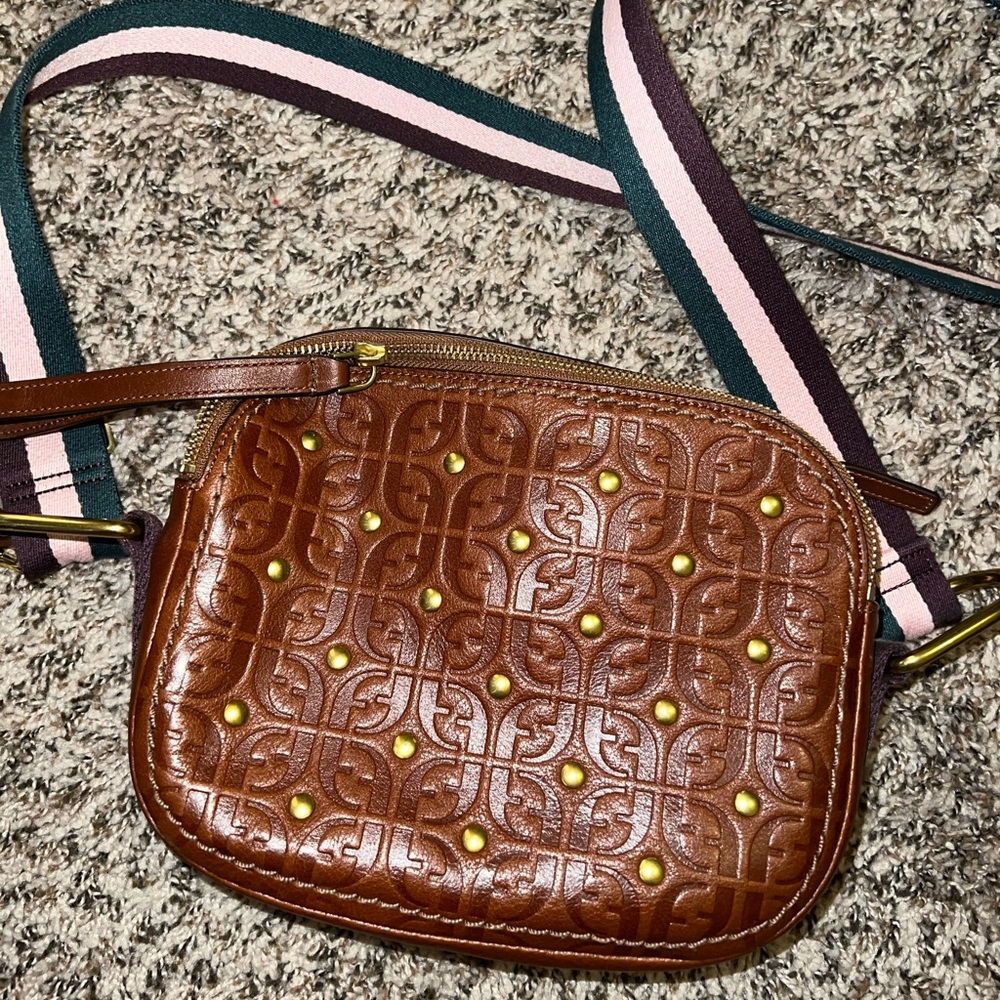 Fossil Leather Crossbody.